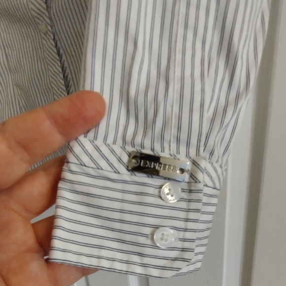 Express The Essential Fitted Stripe Button-Up Women's Shirt - White & Gray - Picture 10 of 11